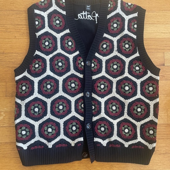 PATTA MEN’S FLORAL CROCHET SLEEVELESS CARDIGAN